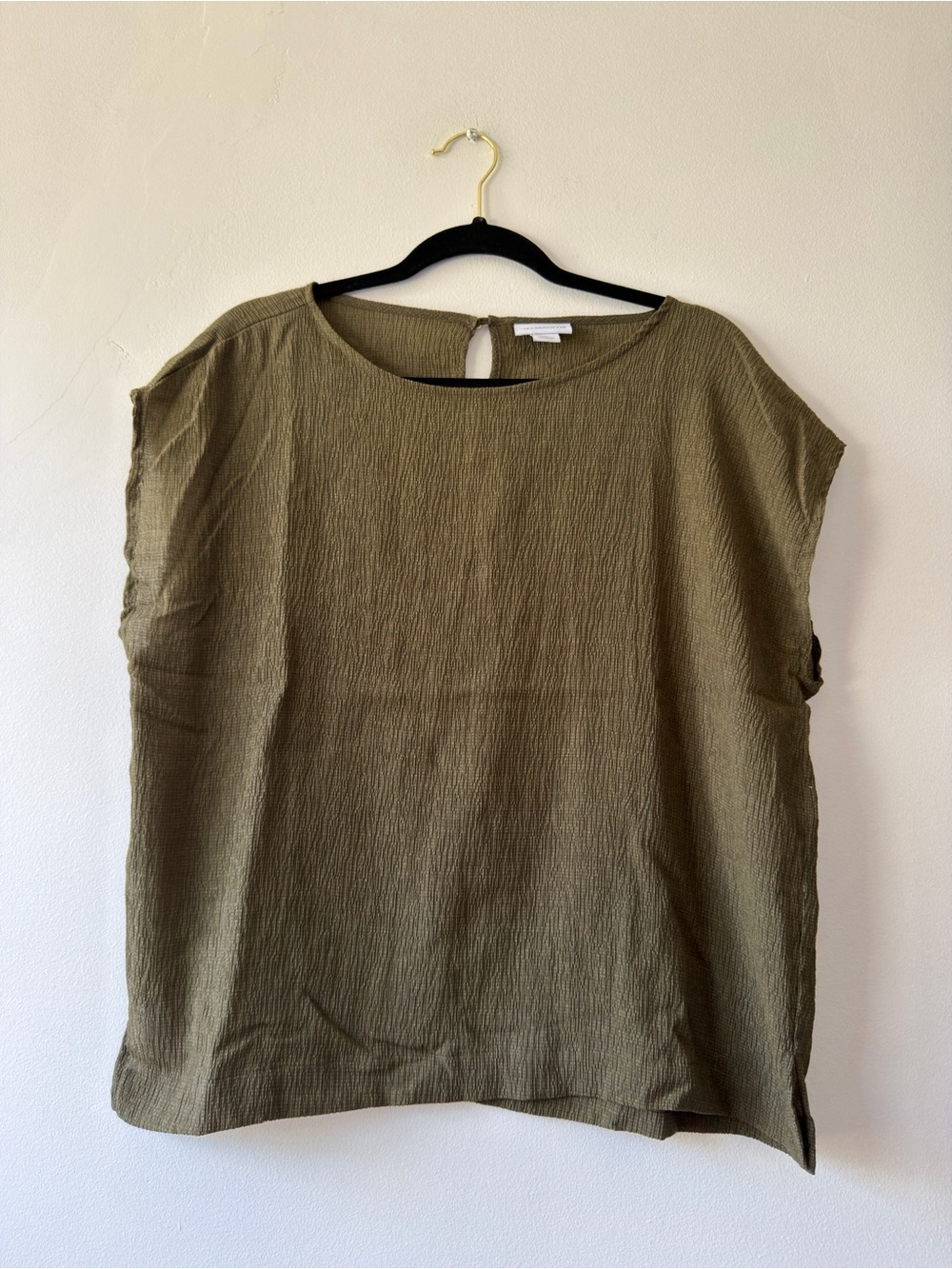 Liz Claiborne Olive Green Crinkle Textured Cap Sleeve Blouse Keyhole Back M